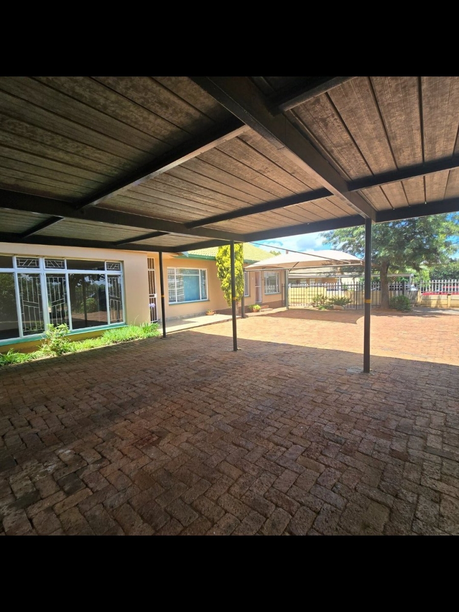 13 Bedroom Property for Sale in Universitas Free State